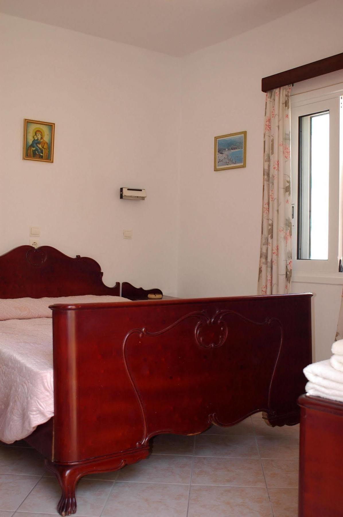 Avra Rooms Karpathos Esterno foto